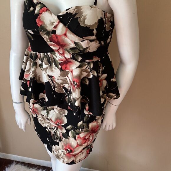 NWT Charlotte Russe Floral Peplum Dress - Picture 5 of 12